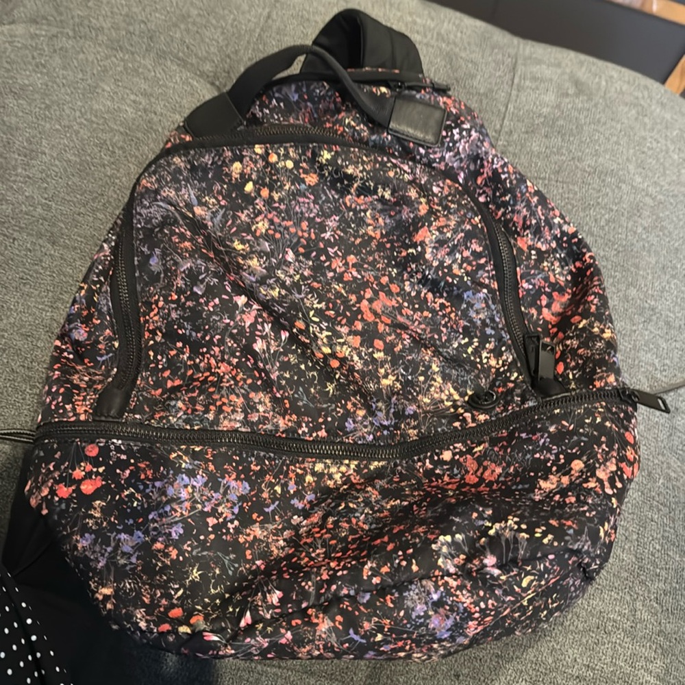 Lululemon backpack - Picture 3 of 8